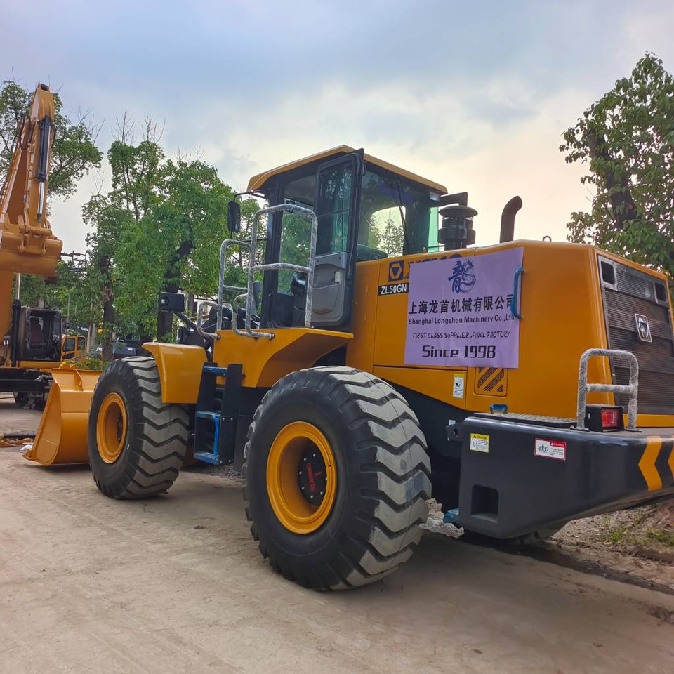 XCMG ZL 50 GN - Gumikerekes homlokrakodó: 3 kép. XCMG ZL 50 GN - Gumikerekes homlokrakodó: 3 kép.