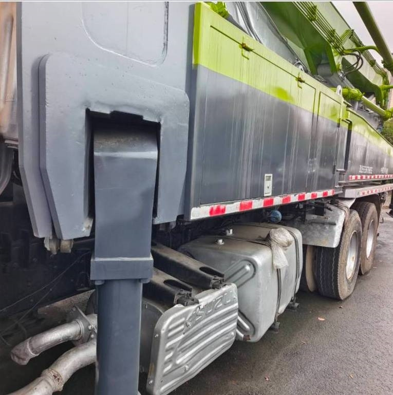 Zoomlion ZLJ5336 THBSE - Betonpumpa: 4 kép. Zoomlion ZLJ5336 THBSE - Betonpumpa: 4 kép.