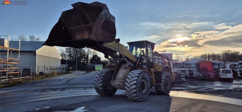 CAT 966 MXE Zustand sauber - Gumikerekes homlokrakodó: 1 kép. CAT 966 MXE Zustand sauber - Gumikerekes homlokrakodó: 1 kép.