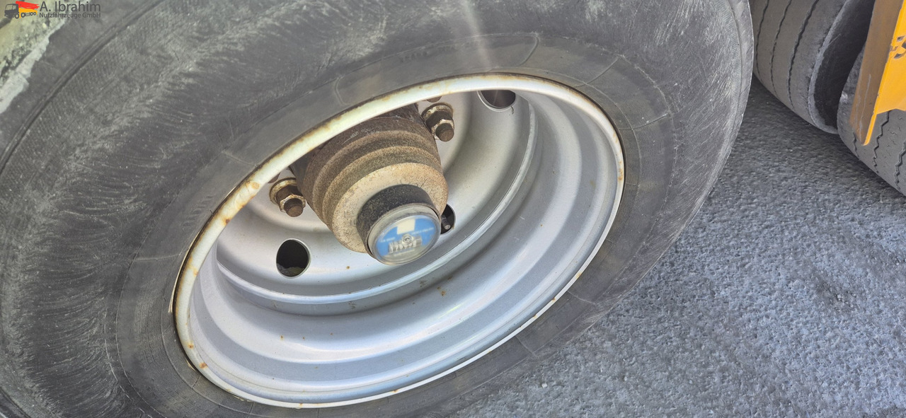 Faymonville 3-A ausziehbar bis 18,90 m zwangsgelenkt - Félpótkocsi mélybölcsős: 2 kép. Faymonville 3-A ausziehbar bis 18,90 m zwangsgelenkt - Félpótkocsi mélybölcsős: 2 kép.