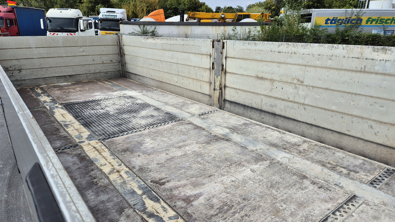 Fliegl Baustoffpritsche - Platós pótkocsi: 4 kép. Fliegl Baustoffpritsche - Platós pótkocsi: 4 kép.