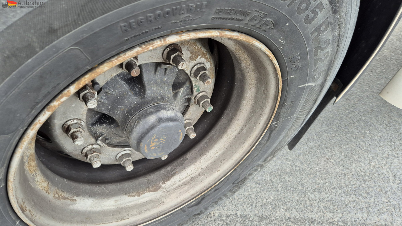 Fliegl Baustoffpritsche - Platós pótkocsi: 3 kép. Fliegl Baustoffpritsche - Platós pótkocsi: 3 kép.