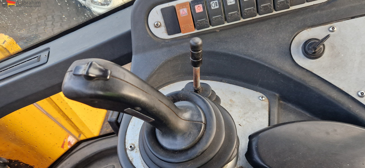 JCB 436Z Hochkippschaufel Wandler neu, Ölpumpe neu - Gumikerekes homlokrakodó: 3 kép. JCB 436Z Hochkippschaufel Wandler neu, Ölpumpe neu - Gumikerekes homlokrakodó: 3 kép.