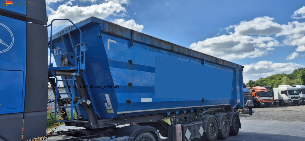 Kempf SKM 35/3 Leichter Schaden am Heck voll fahrbereit. - Félpótkocsi billenőplatós: 1 kép. Kempf SKM 35/3 Leichter Schaden am Heck voll fahrbereit. - Félpótkocsi billenőplatós: 1 kép.