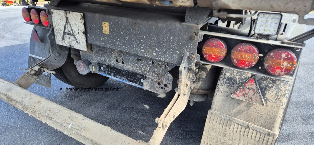 Kempf SKM 35/3 Leichter Schaden am Heck voll fahrbereit. - Félpótkocsi billenőplatós: 5 kép. Kempf SKM 35/3 Leichter Schaden am Heck voll fahrbereit. - Félpótkocsi billenőplatós: 5 kép.