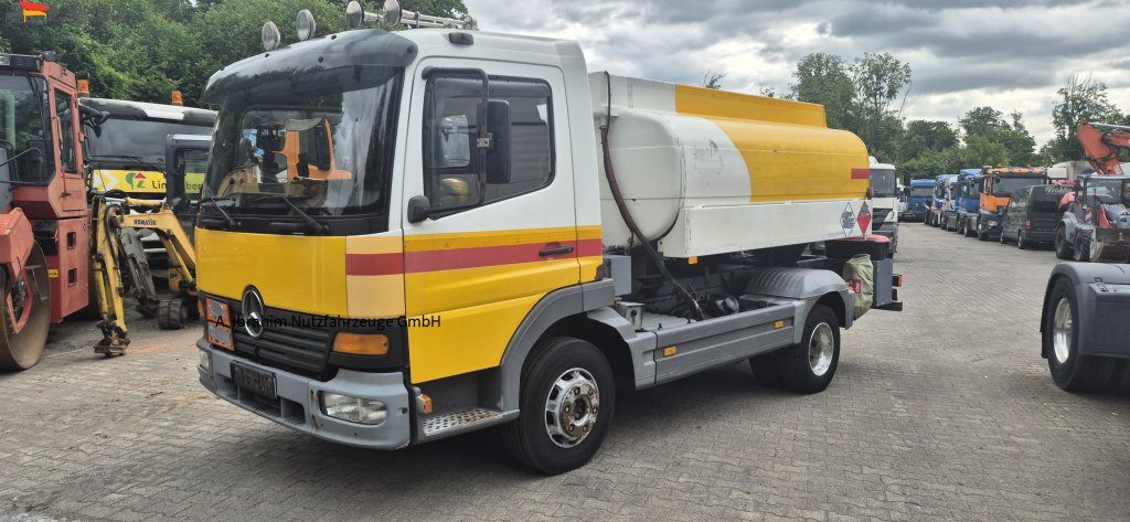 Mercedes-Benz DB 815 Vogt Tank 6500 L 1 Kammer, ADR 07 2025 - Kisteherautó: 1 kép. Mercedes-Benz DB 815 Vogt Tank 6500 L 1 Kammer, ADR 07 2025 - Kisteherautó: 1 kép.