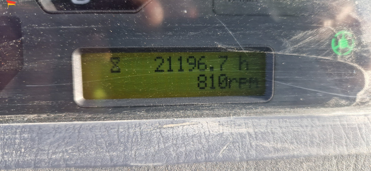 Gumikerekes homlokrakodó Komatsu WA 200 technisch ok. technische Wartung beim Komatsu Service: 14 kép. Gumikerekes homlokrakodó Komatsu WA 200 technisch ok. technische Wartung beim Komatsu Service: 14 kép.