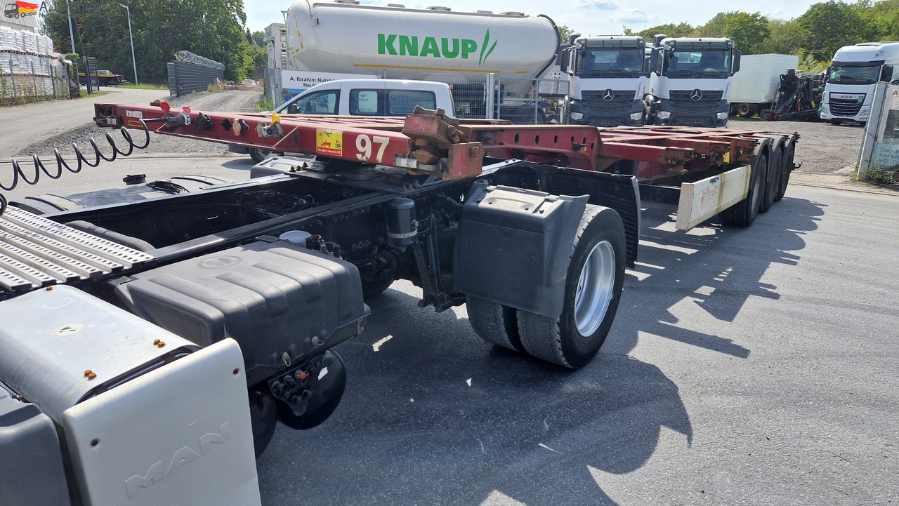 Krone SD Containerchassis 2x 20, 30, 40 ft deutscher Auflieger, ausziehbar - Félpótkocsi cserefelépítményes: 1 kép. Krone SD Containerchassis 2x 20, 30, 40 ft deutscher Auflieger, ausziehbar - Félpótkocsi cserefelépítményes: 1 kép.