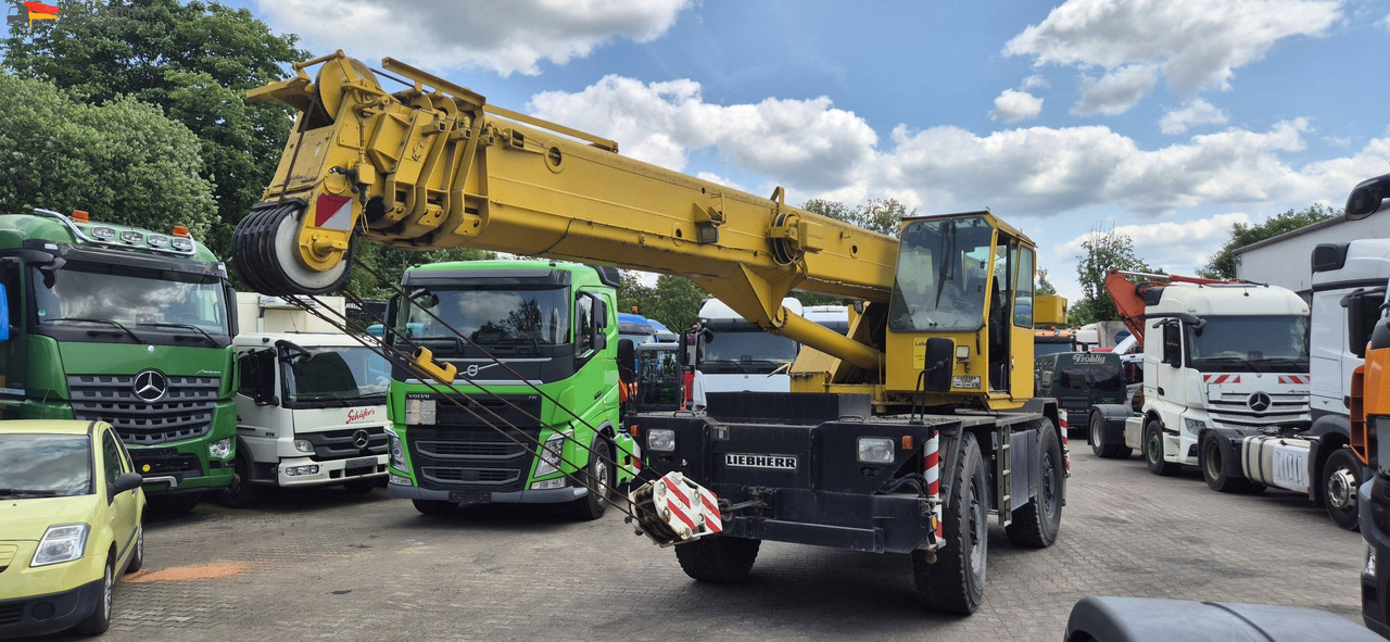 Liebherr LTL1025 | Autokran 4x4 | 25t Tragkraft | 26m Teleskopausleger | Allrad - Autódaru: 1 kép. Liebherr LTL1025 | Autokran 4x4 | 25t Tragkraft | 26m Teleskopausleger | Allrad - Autódaru: 1 kép.