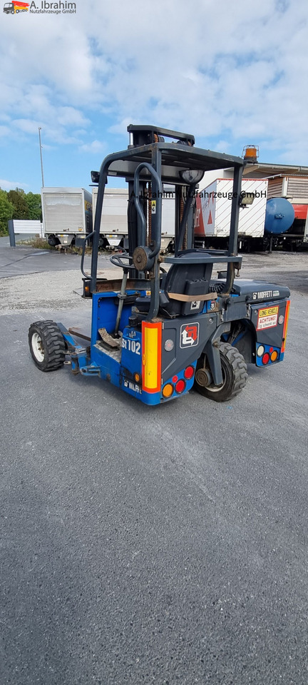 M4-25.3F Moffett Mitnahmestapler - Hordozható targonca: 3 kép. M4-25.3F Moffett Mitnahmestapler - Hordozható targonca: 3 kép.