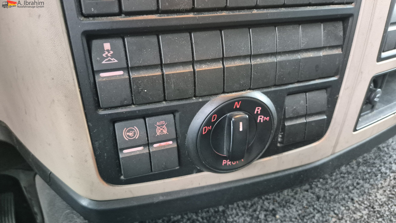 MAN 8.250 7,30 m Koffer, Navi, Topzustand - Dobozos kisteherautó: 5 kép. MAN 8.250 7,30 m Koffer, Navi, Topzustand - Dobozos kisteherautó: 5 kép.