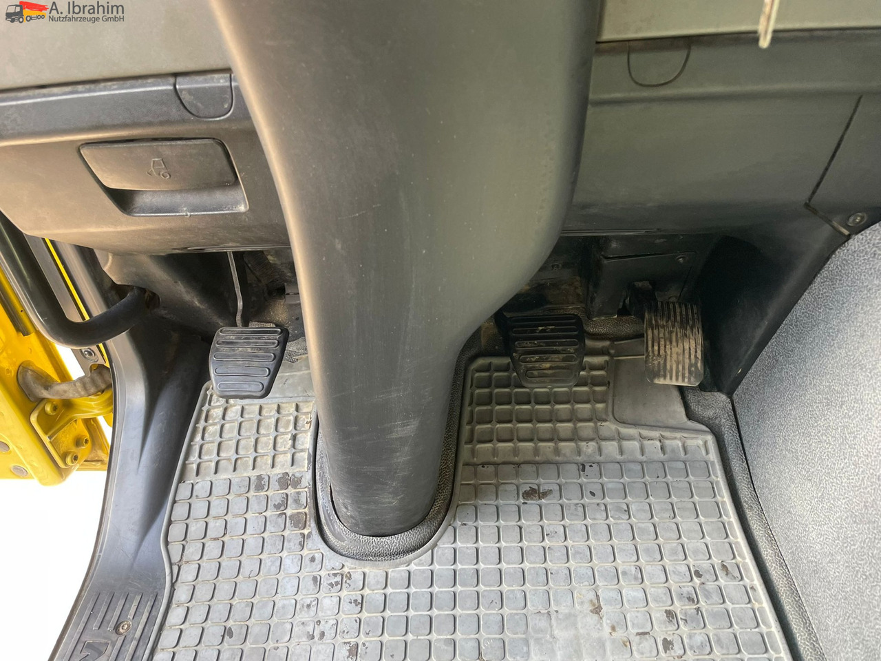 MAN TGS 26.480 Meiller 3 Seiten | 6x4 | Schalter | 3 Pedals | deutsches Fahrzeug - Billenőplatós teherautó: 3 kép. MAN TGS 26.480 Meiller 3 Seiten | 6x4 | Schalter | 3 Pedals | deutsches Fahrzeug - Billenőplatós teherautó: 3 kép.