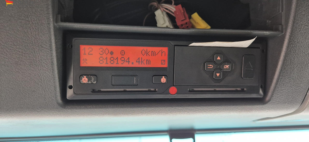 MAN TGX 26.460 Vario-Rahmen deutsches Fahrzeug. ohne Wechselbrücke - Ponyvás teherautó: 4 kép. MAN TGX 26.460 Vario-Rahmen deutsches Fahrzeug. ohne Wechselbrücke - Ponyvás teherautó: 4 kép.