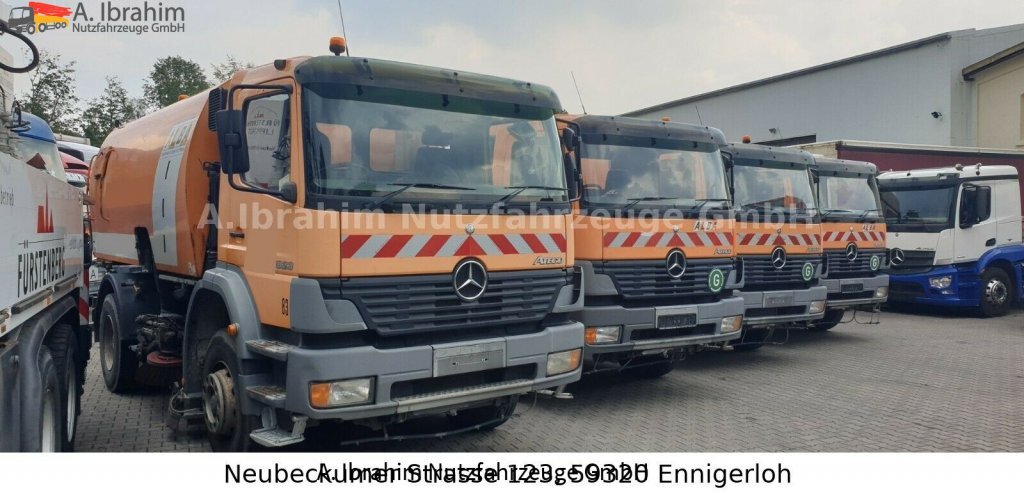 Mercedes-Benz 1823 DB 1823,Optifant 70, 3677 h Betriebsst., 2 Motors, 3 Pedals - Utcaseprő gép: 3 kép. Mercedes-Benz 1823 DB 1823,Optifant 70, 3677 h Betriebsst., 2 Motors, 3 Pedals - Utcaseprő gép: 3 kép.