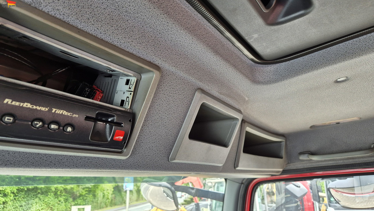 Mercedes-Benz 1829L mit Kran HIAB 111 Hiduo , Funk FB - Platós teherautó, Darus autó: 2 kép. Mercedes-Benz 1829L mit Kran HIAB 111 Hiduo , Funk FB - Platós teherautó, Darus autó: 2 kép.