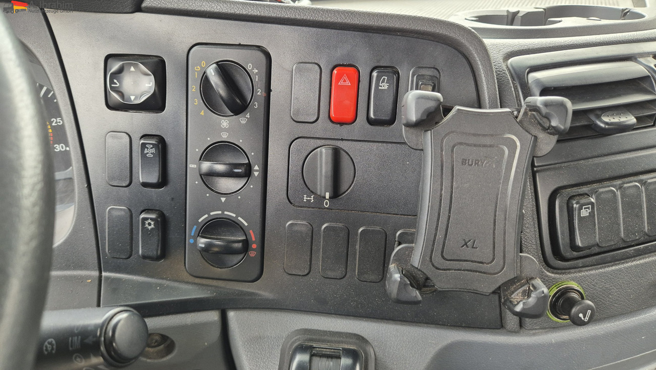 Mercedes-Benz 1833 HIAB Kran, Funk FB Scheckheft gepflegt bei Mercedes - Platós teherautó, Darus autó: 5 kép. Mercedes-Benz 1833 HIAB Kran, Funk FB Scheckheft gepflegt bei Mercedes - Platós teherautó, Darus autó: 5 kép.