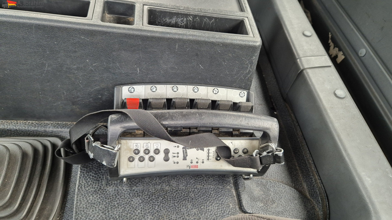 Mercedes-Benz 1833 HIAB Kran, Funk FB Scheckheft gepflegt bei Mercedes lízing Mercedes-Benz 1833 HIAB Kran, Funk FB Scheckheft gepflegt bei Mercedes: 14 kép. Mercedes-Benz 1833 HIAB Kran, Funk FB Scheckheft gepflegt bei Mercedes lízing Mercedes-Benz 1833 HIAB Kran, Funk FB Scheckheft gepflegt bei Mercedes: 14 kép.