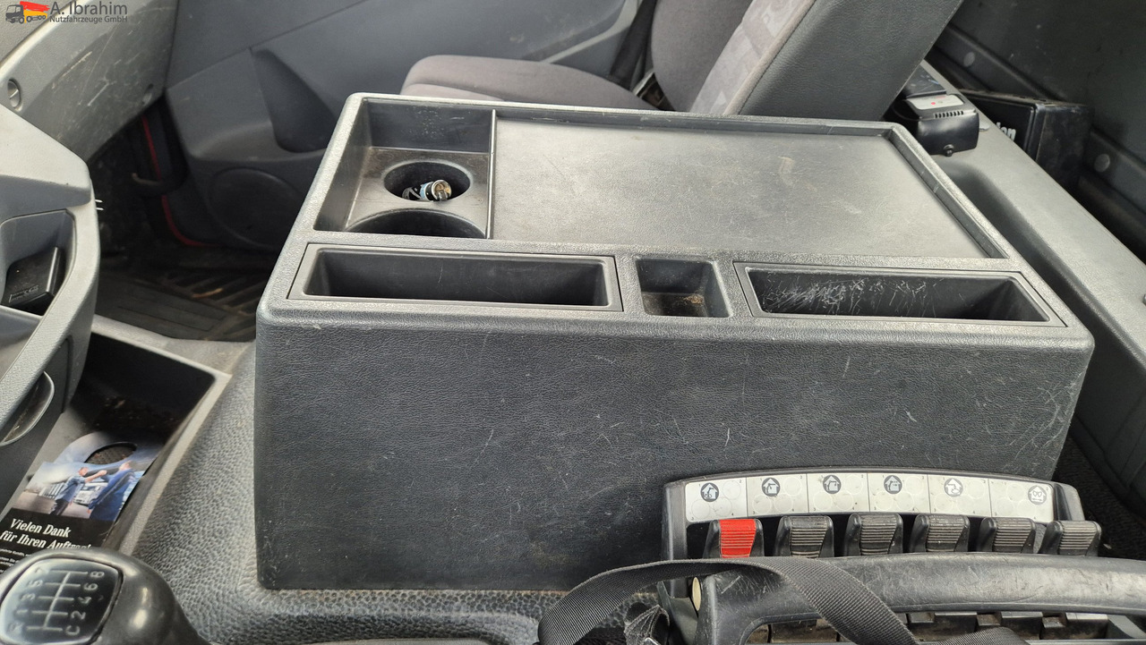 Mercedes-Benz 1833 HIAB Kran, Funk FB Scheckheft gepflegt bei Mercedes lízing Mercedes-Benz 1833 HIAB Kran, Funk FB Scheckheft gepflegt bei Mercedes: 15 kép. Mercedes-Benz 1833 HIAB Kran, Funk FB Scheckheft gepflegt bei Mercedes lízing Mercedes-Benz 1833 HIAB Kran, Funk FB Scheckheft gepflegt bei Mercedes: 15 kép.