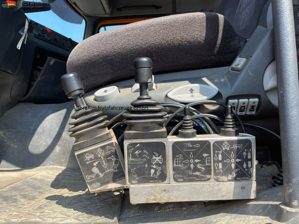 Mercedes-Benz 2643 6x4 | Blatt Luft | Meiller Hacken | Gut Zustand - Horgos rakodó teherautó: 3 kép. Mercedes-Benz 2643 6x4 | Blatt Luft | Meiller Hacken | Gut Zustand - Horgos rakodó teherautó: 3 kép.