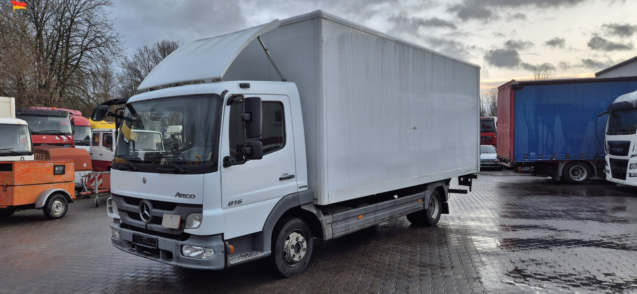 Mercedes-Benz 816L LBW, Blatt gefedert - Dobozos kisteherautó: 1 kép. Mercedes-Benz 816L LBW, Blatt gefedert - Dobozos kisteherautó: 1 kép.