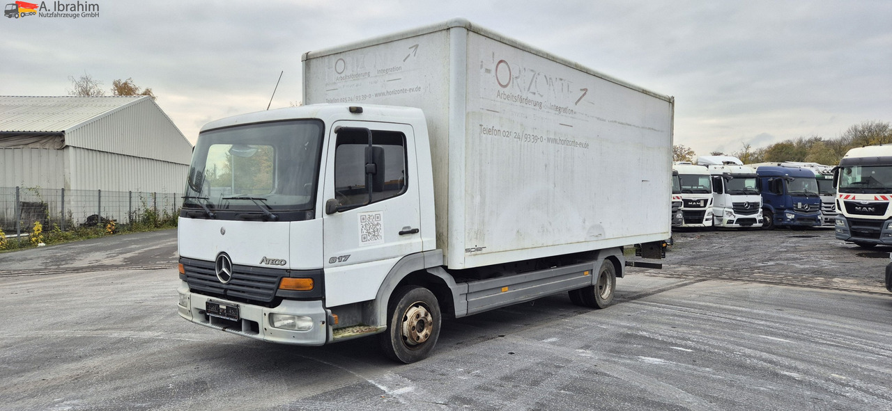 Mercedes-Benz 817 Möbelkoffer - Dobozos kisteherautó: 1 kép. Mercedes-Benz 817 Möbelkoffer - Dobozos kisteherautó: 1 kép.