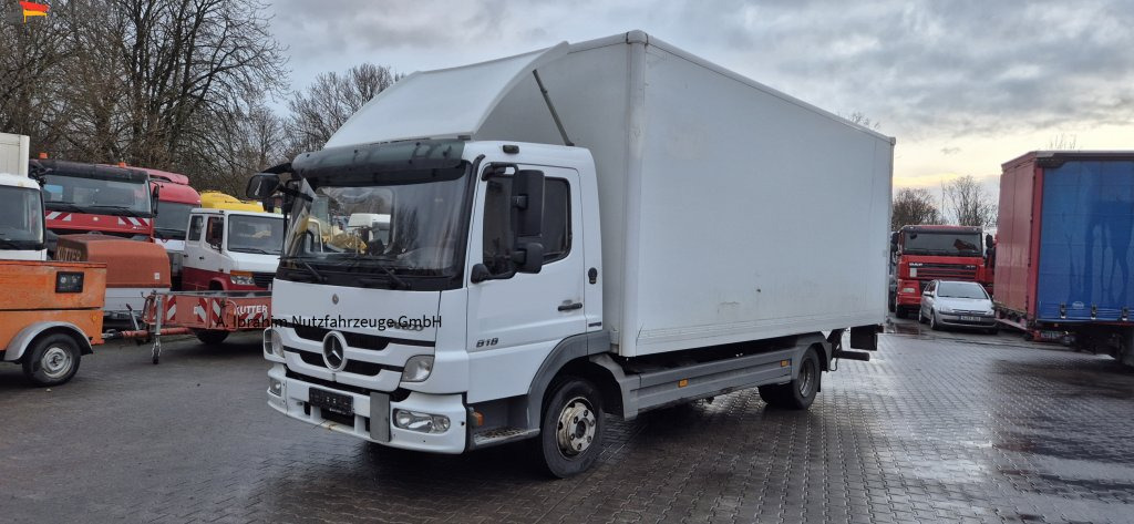 Mercedes-Benz 818L LBW, Luftfederung - Dobozos kisteherautó: 1 kép. Mercedes-Benz 818L LBW, Luftfederung - Dobozos kisteherautó: 1 kép.