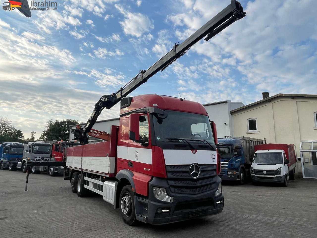 Mercedes-Benz Actros 2545 6x2 Pritsche Kran HIAB 166 - Platós teherautó, Darus autó: 1 kép. Mercedes-Benz Actros 2545 6x2 Pritsche Kran HIAB 166 - Platós teherautó, Darus autó: 1 kép.