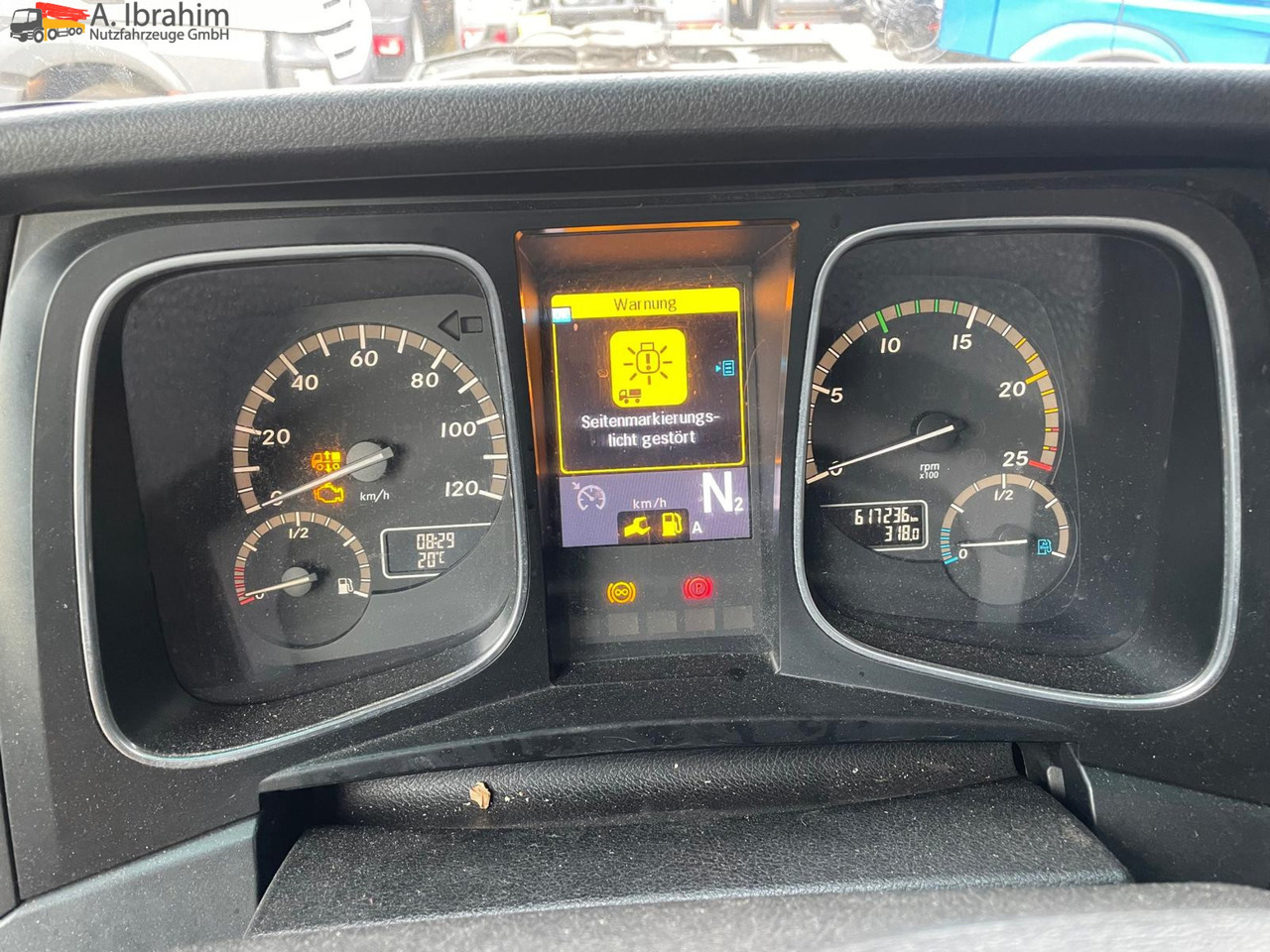 Mercedes-Benz Actros 2545 6x2 Pritsche Kran HIAB 166 - Platós teherautó, Darus autó: 2 kép. Mercedes-Benz Actros 2545 6x2 Pritsche Kran HIAB 166 - Platós teherautó, Darus autó: 2 kép.