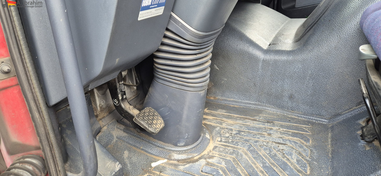 Mercedes-Benz Atego 823 LBW | Radstand 4900 mm | 7.2 m Pritsche Klima | 3 Pedals - Ponyvás kisteherautó: 4 kép. Mercedes-Benz Atego 823 LBW | Radstand 4900 mm | 7.2 m Pritsche Klima | 3 Pedals - Ponyvás kisteherautó: 4 kép.