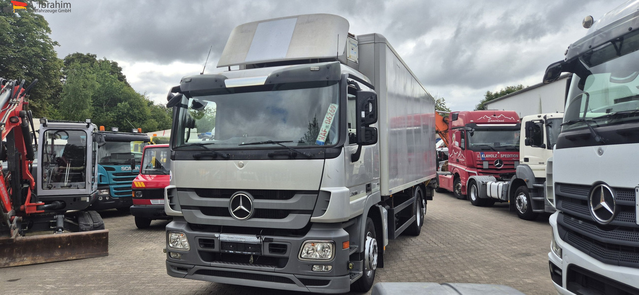 Mercedes-Benz DB 2536, 7,50 m Koffer LBW, Kamera, Carrier 850 Liftachse, mp3 - Hűtős teherautó: 1 kép. Mercedes-Benz DB 2536, 7,50 m Koffer LBW, Kamera, Carrier 850 Liftachse, mp3 - Hűtős teherautó: 1 kép.