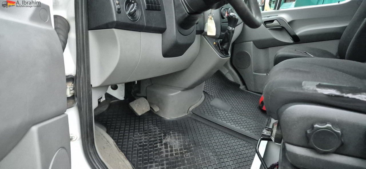 Mercedes-Benz Sprinter DB 319 CDI Automatik, Tempomat, ATM bei 290 tkm - Vontató: 3 kép. Mercedes-Benz Sprinter DB 319 CDI Automatik, Tempomat, ATM bei 290 tkm - Vontató: 3 kép.