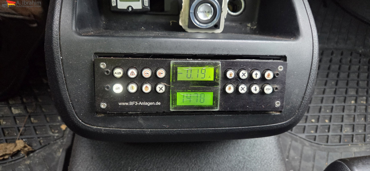 Mercedes-Benz Vito Tourer BF 3-GST Zeichen Anlage 3050 kg zzGw - Büféautó: 4 kép. Mercedes-Benz Vito Tourer BF 3-GST Zeichen Anlage 3050 kg zzGw - Büféautó: 4 kép.