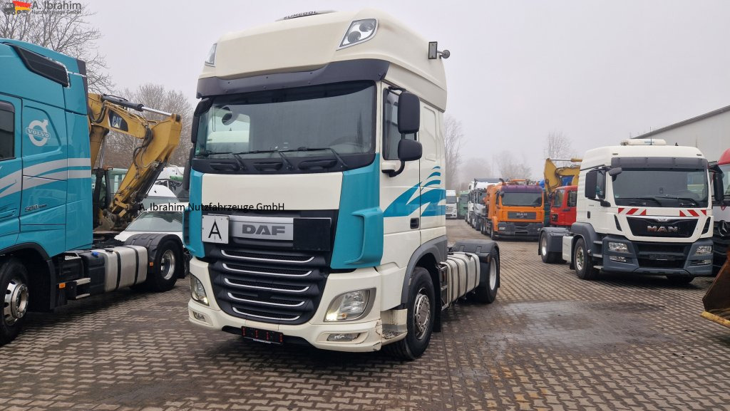 Daf XF460 FT PTU für Kompressor Kipphydraulik, Retarder, Standklima - Nyergesvontató: 1 kép. Daf XF460 FT PTU für Kompressor Kipphydraulik, Retarder, Standklima - Nyergesvontató: 1 kép.