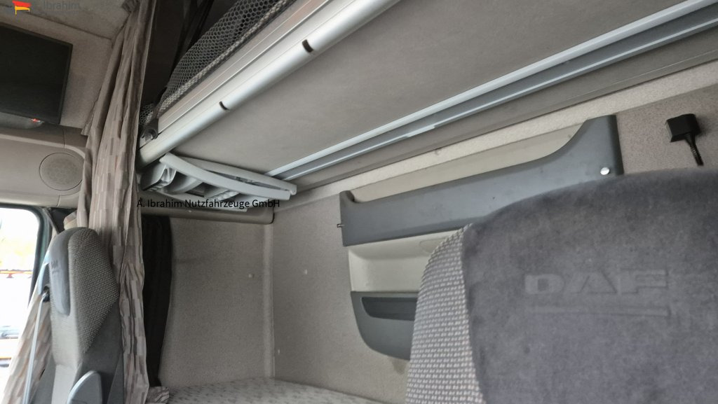 Daf XF460 FT Spoiler, Kipphydr., Retarder, Standklima deutsches Fahrzeug 1. Hand - Nyergesvontató: 3 kép. Daf XF460 FT Spoiler, Kipphydr., Retarder, Standklima deutsches Fahrzeug 1. Hand - Nyergesvontató: 3 kép.