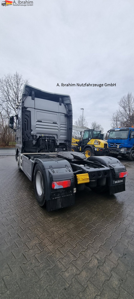 MAN 18.500 TGX Retarder, 2x Tank, Motorschaden !! - Nyergesvontató: 2 kép. MAN 18.500 TGX Retarder, 2x Tank, Motorschaden !! - Nyergesvontató: 2 kép.