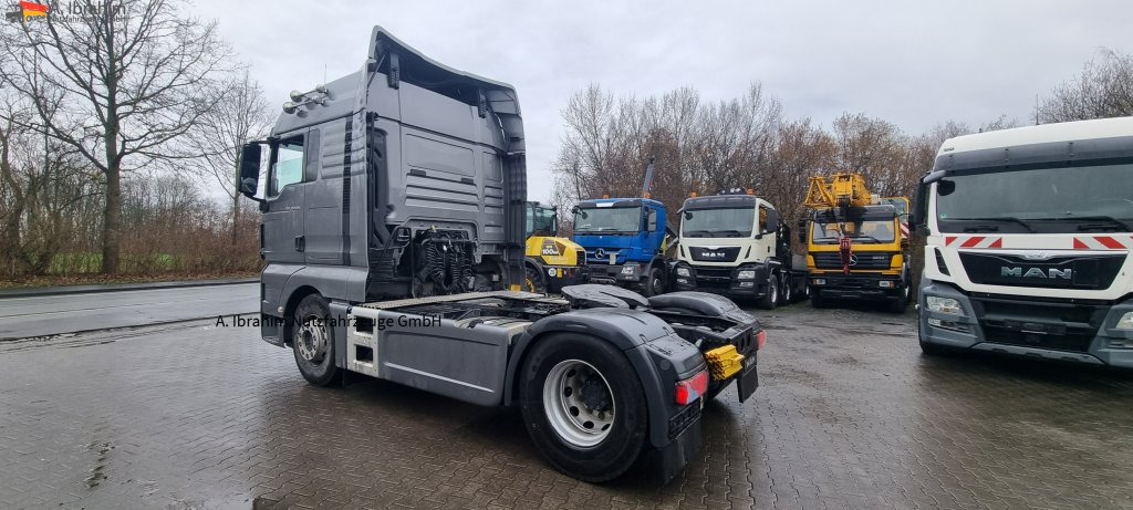 MAN 18.500 TGX Retarder, 2x Tank, Motorschaden !! - Nyergesvontató: 4 kép. MAN 18.500 TGX Retarder, 2x Tank, Motorschaden !! - Nyergesvontató: 4 kép.