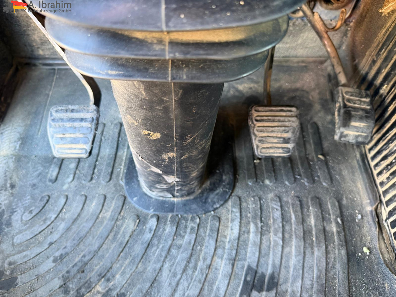 MAN 26.464 6x4 | Retarder | Klima | Schaltgetriebe | 3 Pedals - Nyergesvontató: 3 kép. MAN 26.464 6x4 | Retarder | Klima | Schaltgetriebe | 3 Pedals - Nyergesvontató: 3 kép.