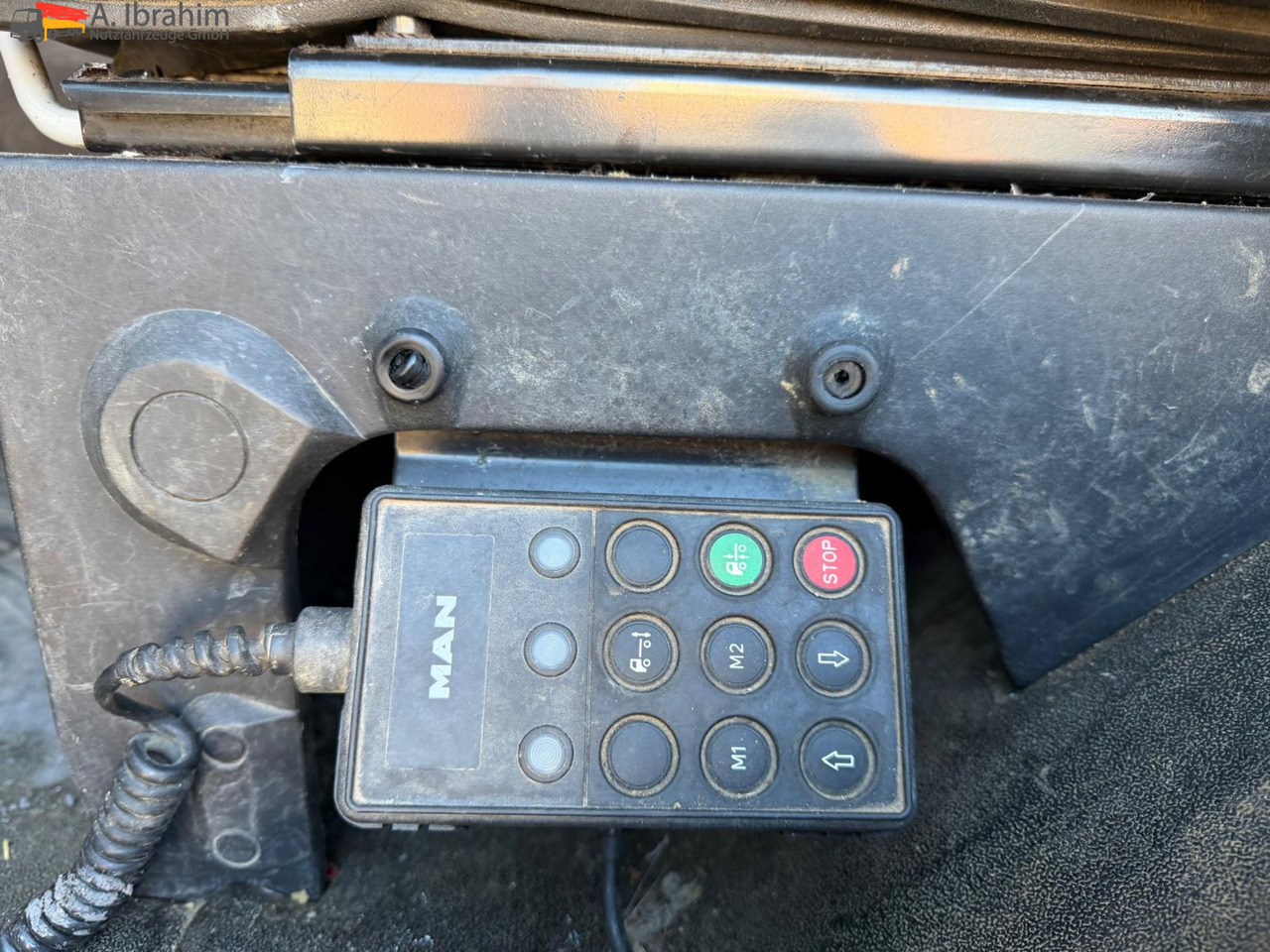 MAN 26.464 6x4 | Retarder | Klima | Schaltgetriebe | 3 Pedals - Nyergesvontató: 4 kép. MAN 26.464 6x4 | Retarder | Klima | Schaltgetriebe | 3 Pedals - Nyergesvontató: 4 kép.