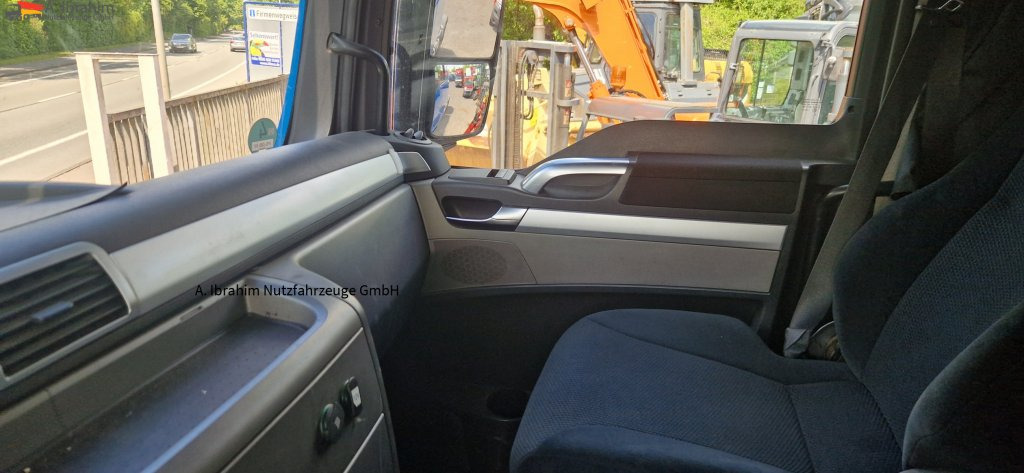 MAN TGX 18.360 Retarder Klima, Topzustand - Nyergesvontató: 2 kép. MAN TGX 18.360 Retarder Klima, Topzustand - Nyergesvontató: 2 kép.