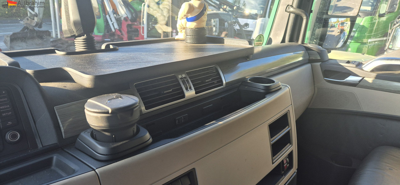 MAN TGX 18.500 Retarder | Standklima | XXL | 2x Tank | LED | deutsches Fahrzeug - Nyergesvontató: 4 kép. MAN TGX 18.500 Retarder | Standklima | XXL | 2x Tank | LED | deutsches Fahrzeug - Nyergesvontató: 4 kép.