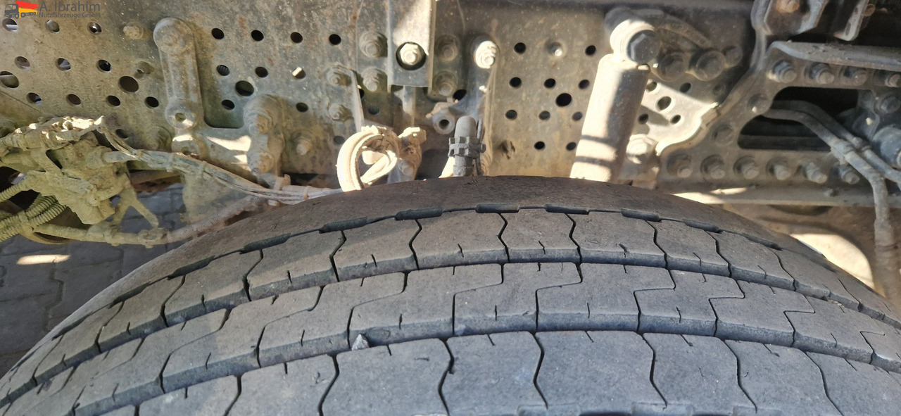 Mercedes-Benz 1840 Actros, 3x vorhanden, identisch - Nyergesvontató: 3 kép. Mercedes-Benz 1840 Actros, 3x vorhanden, identisch - Nyergesvontató: 3 kép.