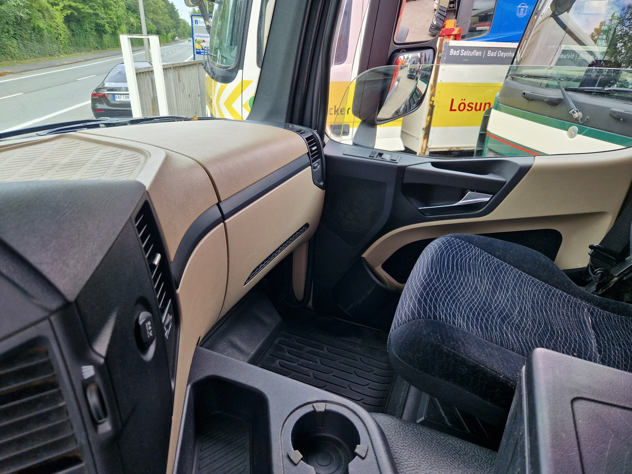 Mercedes-Benz 1843 Klima, Retarder, Topzustand, einsatzbereit Kipphydraulik - Nyergesvontató: 3 kép. Mercedes-Benz 1843 Klima, Retarder, Topzustand, einsatzbereit Kipphydraulik - Nyergesvontató: 3 kép.