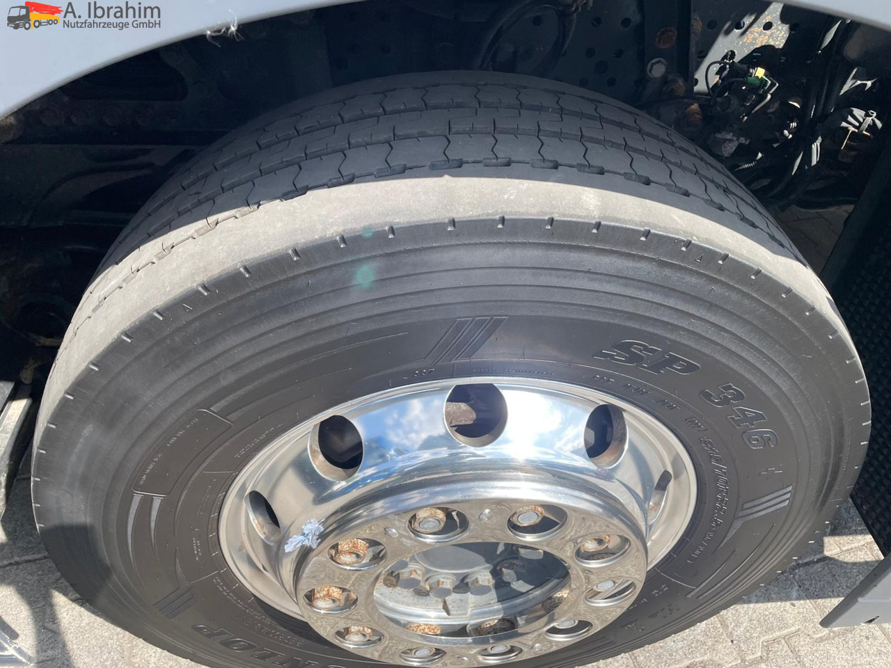 Mercedes-Benz 1845 Kipphydraulik, Retarder, Kompressor 4x2 - Nyergesvontató: 3 kép. Mercedes-Benz 1845 Kipphydraulik, Retarder, Kompressor 4x2 - Nyergesvontató: 3 kép.