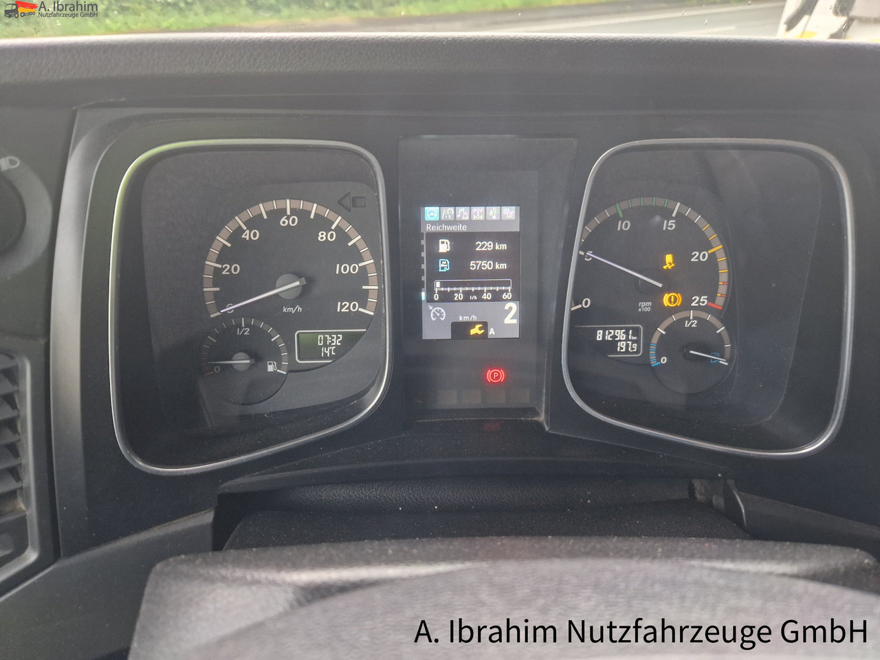 Mercedes-Benz 1845 Retarder Klima, Kühlschrank deutsches Fahrzeug - Nyergesvontató: 3 kép. Mercedes-Benz 1845 Retarder Klima, Kühlschrank deutsches Fahrzeug - Nyergesvontató: 3 kép.