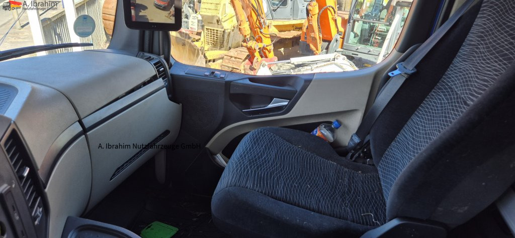 Mercedes-Benz 1846 Unfall, fahrbereit - Nyergesvontató: 5 kép. Mercedes-Benz 1846 Unfall, fahrbereit - Nyergesvontató: 5 kép.