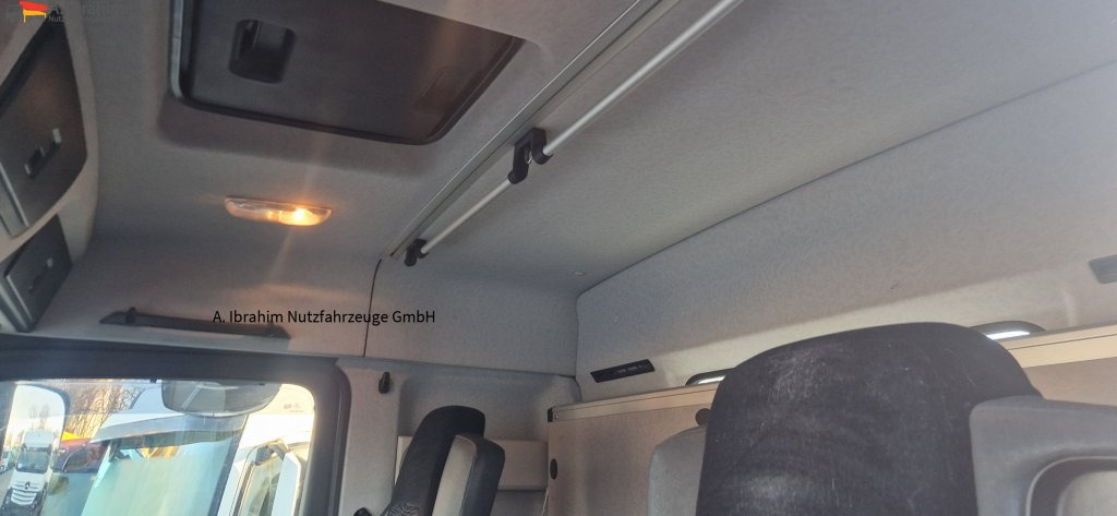 Mercedes-Benz 2643 6x4, Blatt Luft, scheckheft Mercedes - Nyergesvontató: 4 kép. Mercedes-Benz 2643 6x4, Blatt Luft, scheckheft Mercedes - Nyergesvontató: 4 kép.