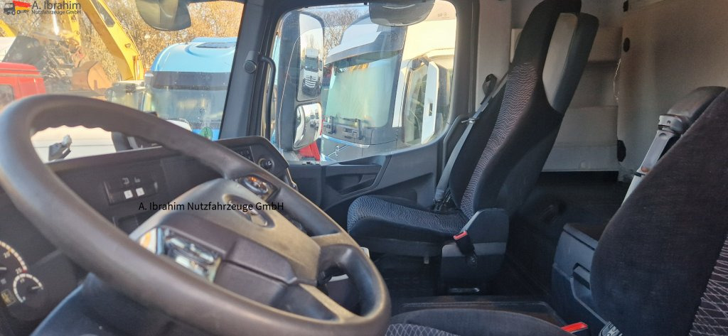Mercedes-Benz 2643 6x4, Blatt Luft, scheckheft Mercedes - Nyergesvontató: 2 kép. Mercedes-Benz 2643 6x4, Blatt Luft, scheckheft Mercedes - Nyergesvontató: 2 kép.