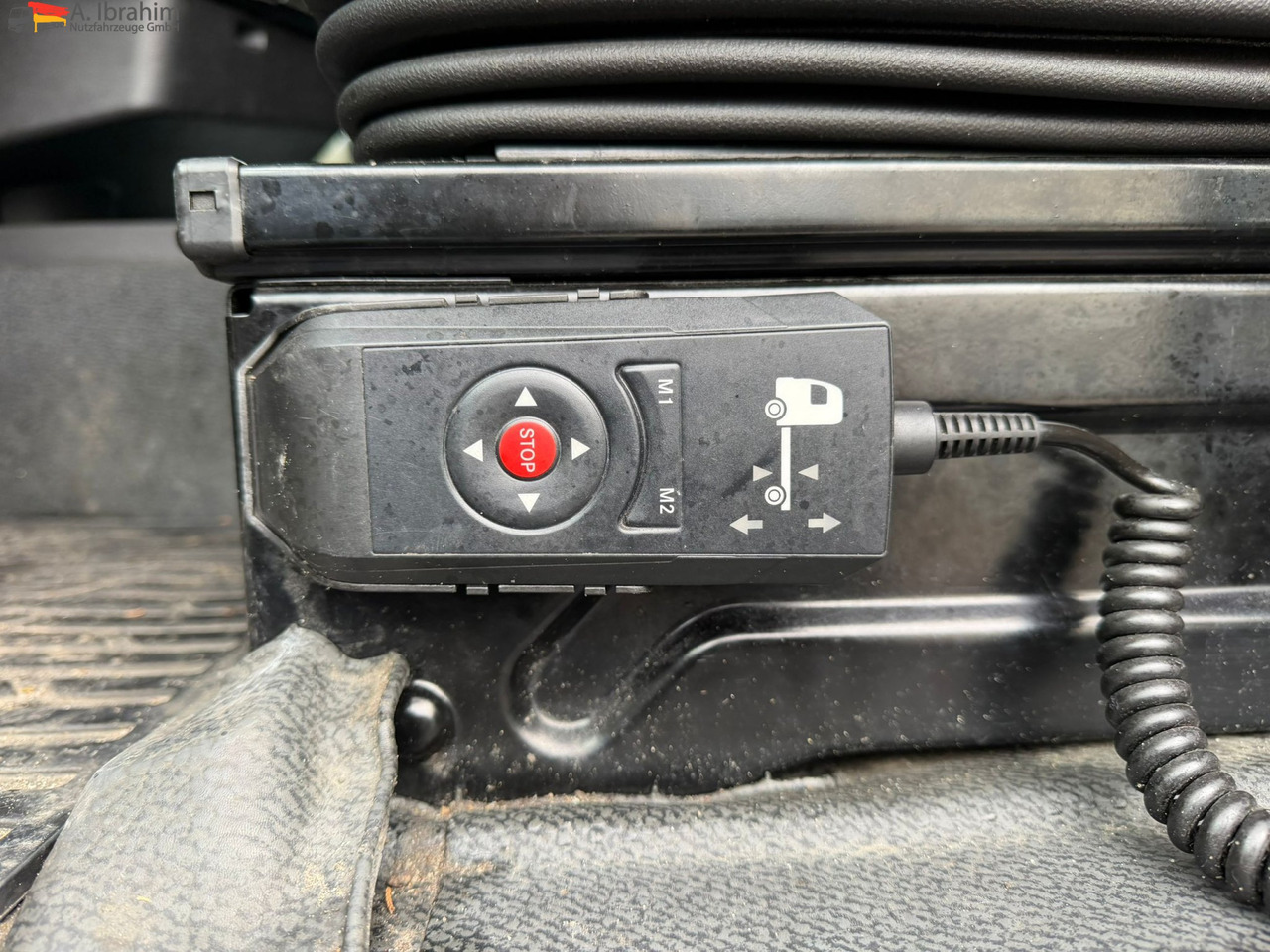 Mercedes-Benz Actros 1846LS Streamspace | Retarder | Blatt Luft | Original Kilometer - Nyergesvontató: 3 kép. Mercedes-Benz Actros 1846LS Streamspace | Retarder | Blatt Luft | Original Kilometer - Nyergesvontató: 3 kép.