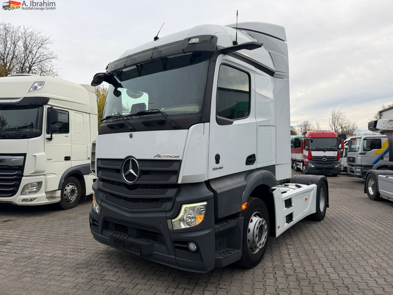 Mercedes-Benz Actros 1846LS Streamspace | Retarder | Blatt Luft | Original Kilometer - Nyergesvontató: 1 kép. Mercedes-Benz Actros 1846LS Streamspace | Retarder | Blatt Luft | Original Kilometer - Nyergesvontató: 1 kép.