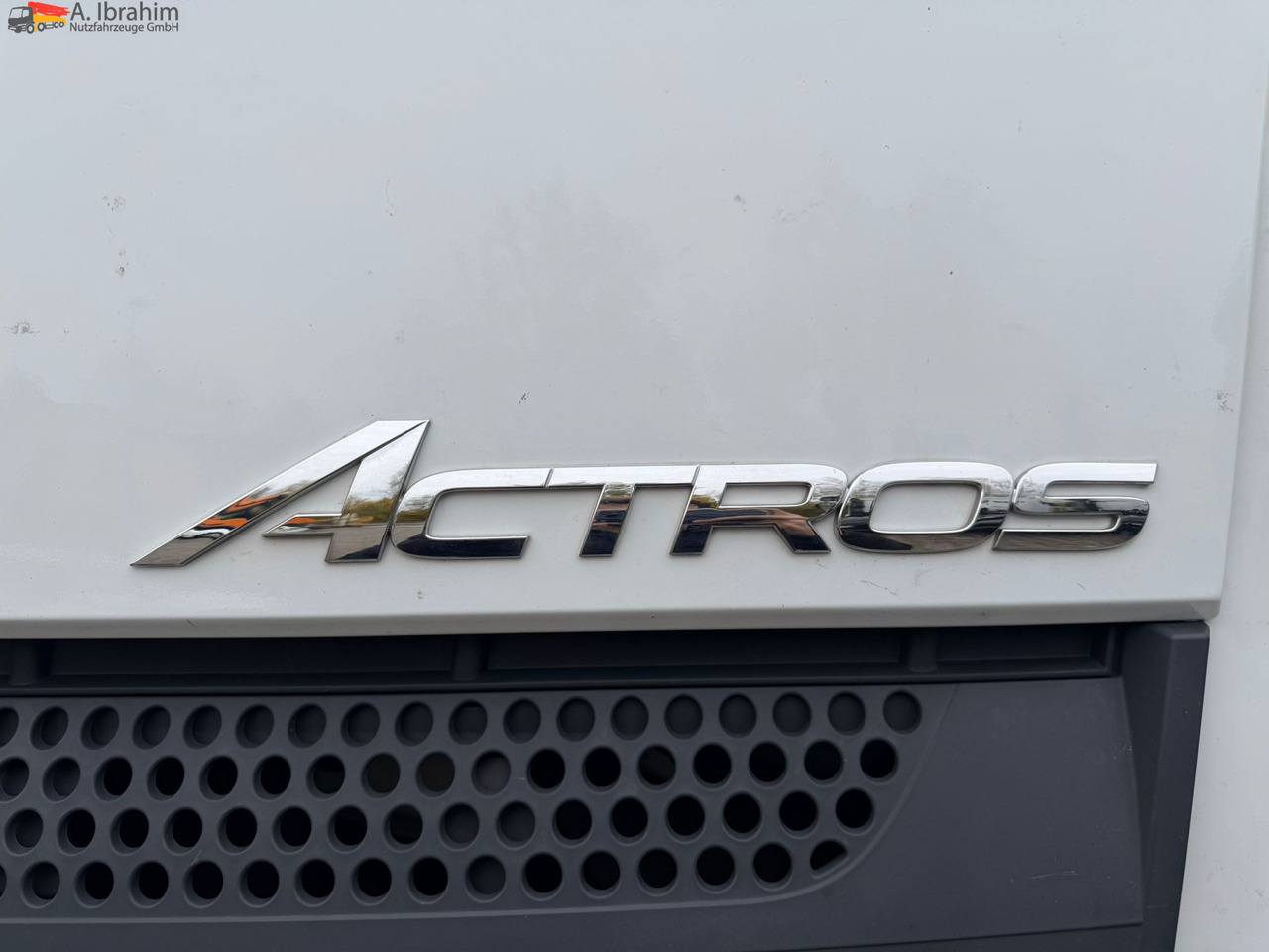 Mercedes-Benz Actros 1846LS Streamspace | Retarder | Euro 6d | Blatt Luft | Original Kilometer - Nyergesvontató: 5 kép. Mercedes-Benz Actros 1846LS Streamspace | Retarder | Euro 6d | Blatt Luft | Original Kilometer - Nyergesvontató: 5 kép.